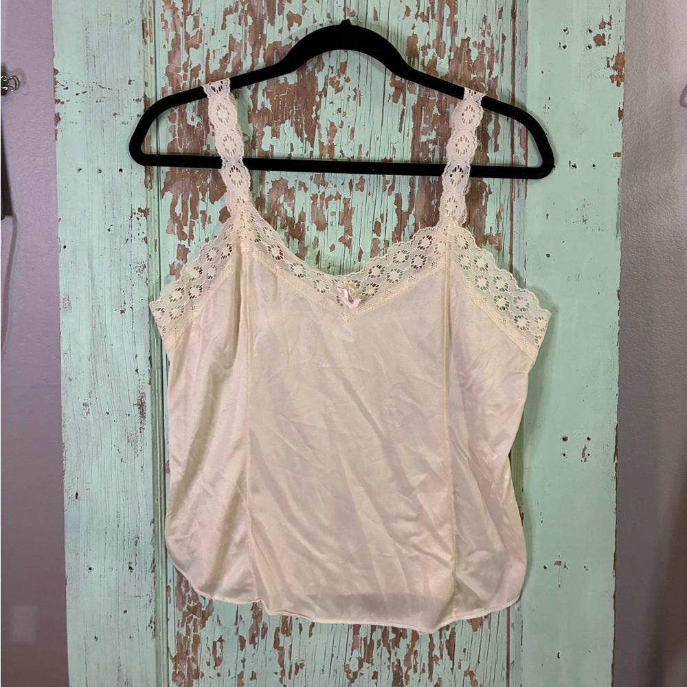 Women’s vintage Philmaid cream lace trim cami top